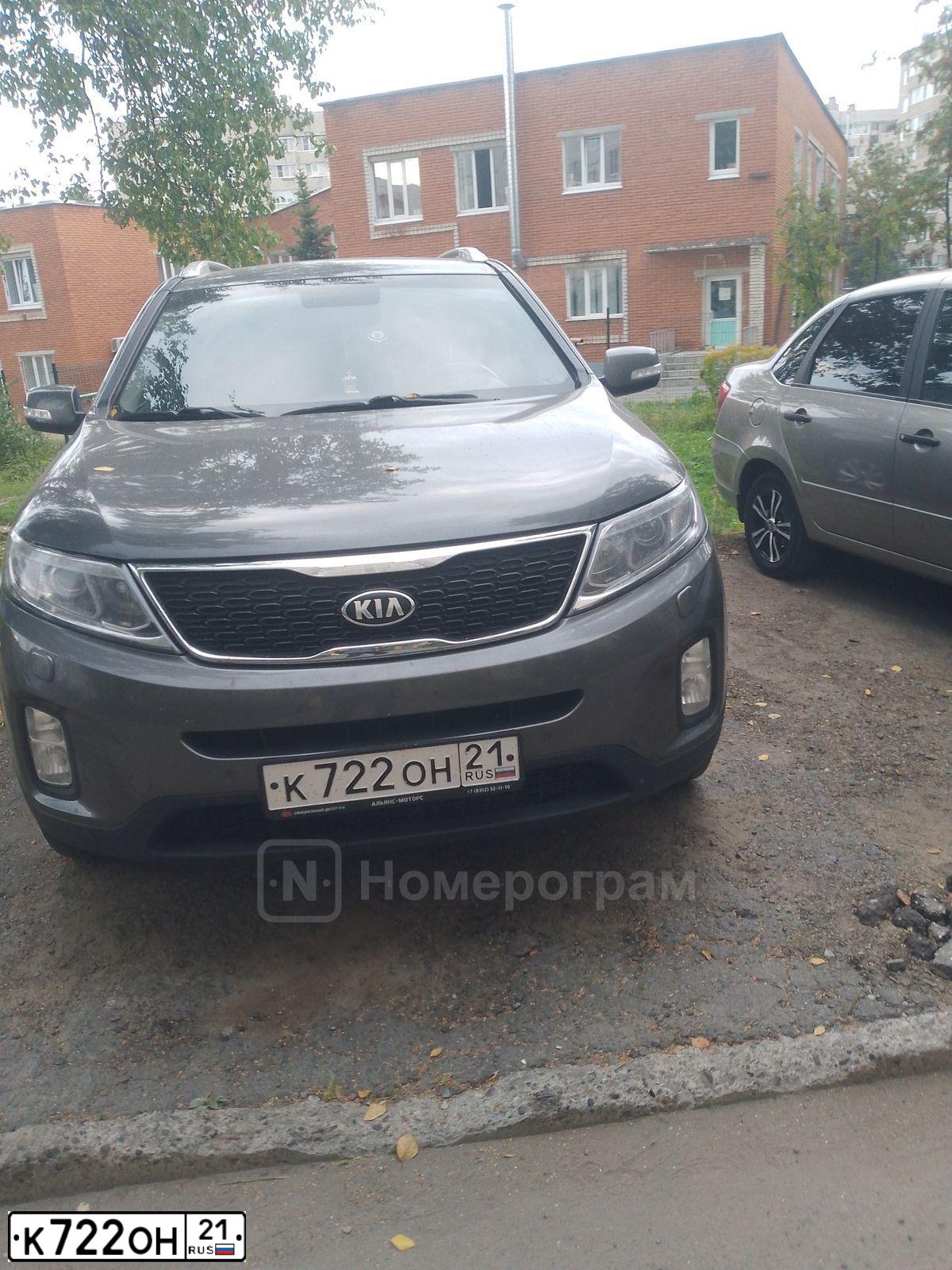 Фото автомобиля KIA SORENTO, 2020 — госномер К722ОН21. Цвет: Серый