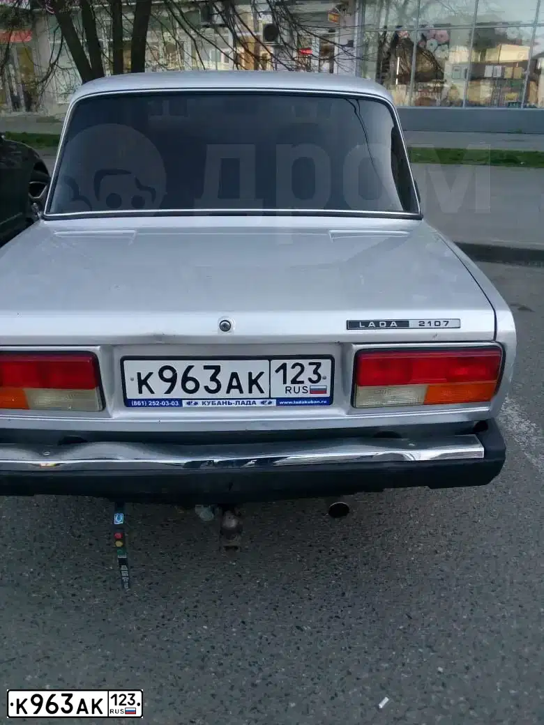 Фото автомобиля LADA 2107 LADA, 2011 — госномер С350УЕ193. Цвет: СВЕТЛО-СЕРЕБРИСТЫЙ МЕТАЛЛ