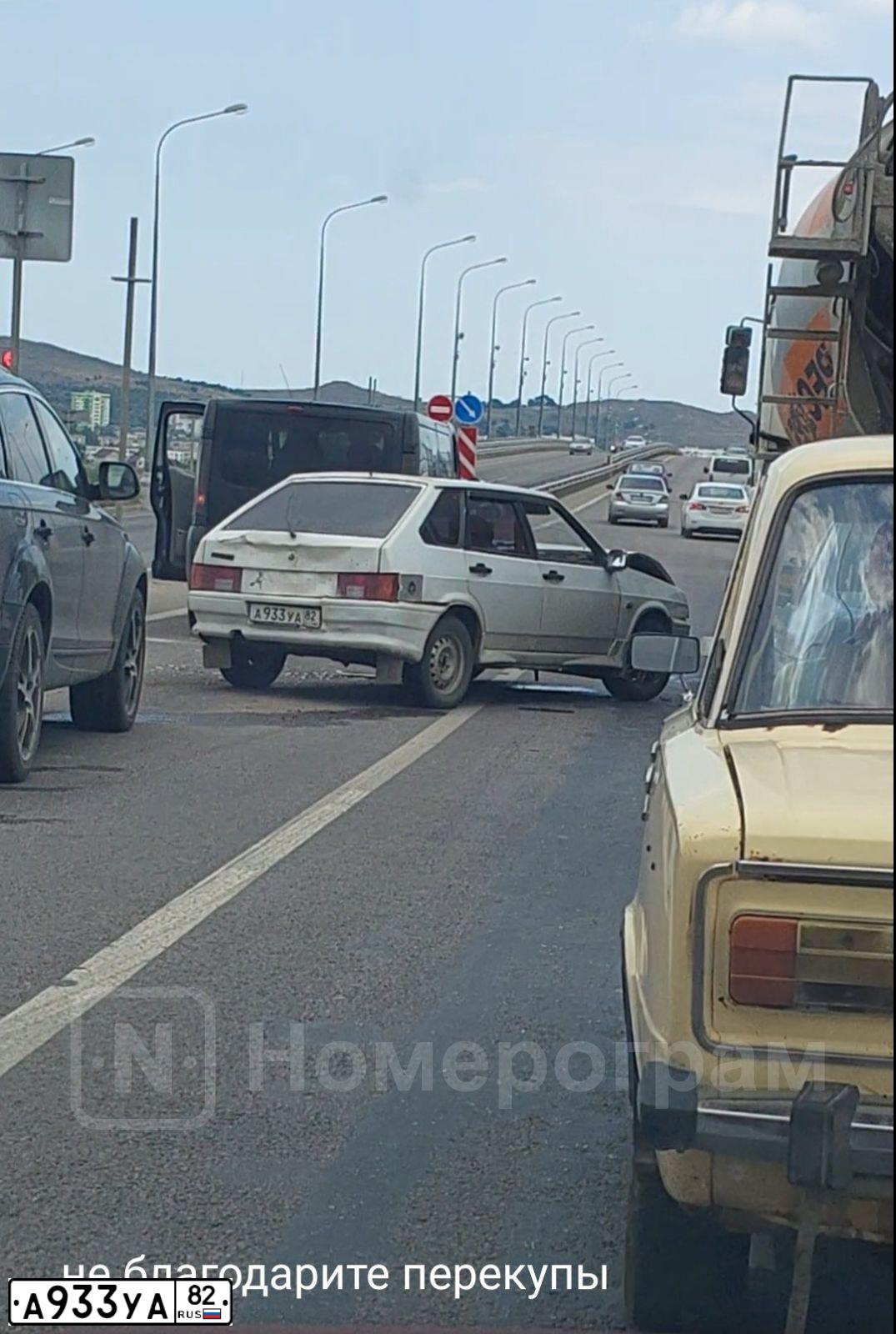 Фото автомобиля ВАЗ 2109, 1989 — госномер А933УА82. Цвет: Белый
