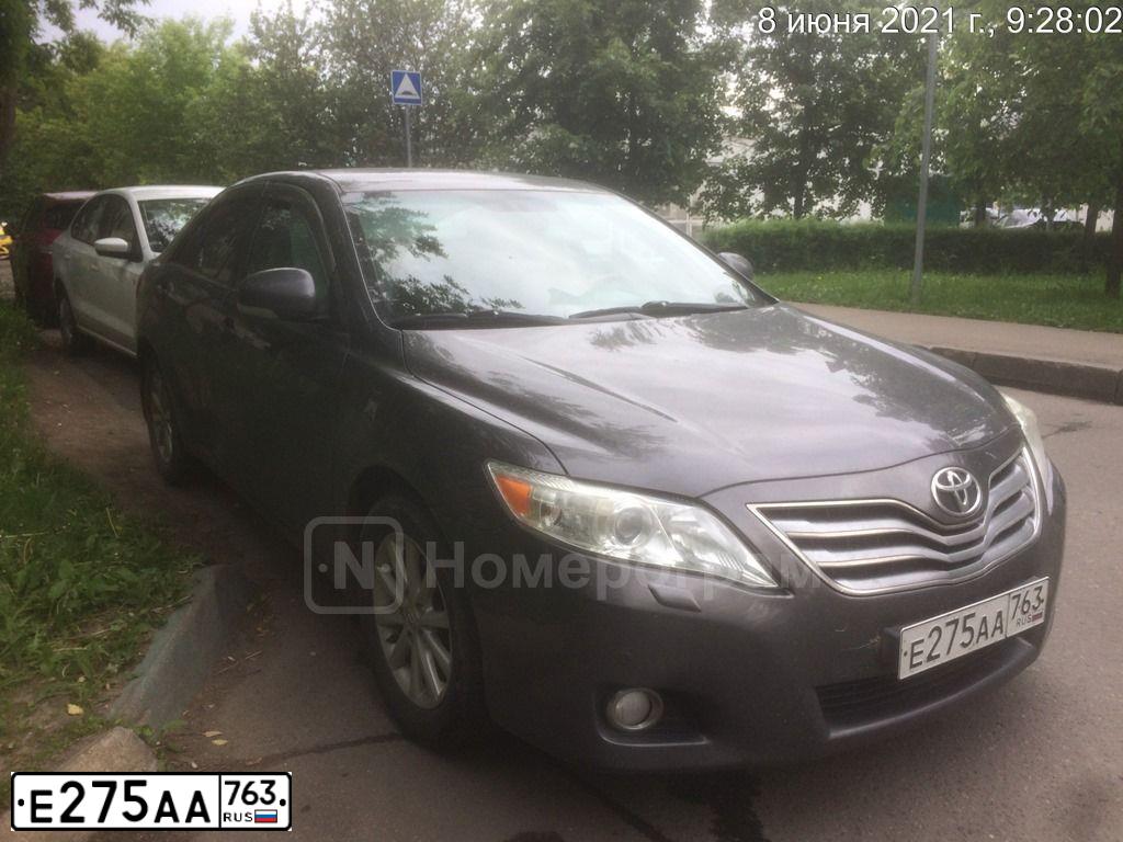 Фото автомобиля TOYOTA CAMRY, 2010 — госномер Т577ХР73. Цвет: СЕРЫЙ МЕТАЛЛИК