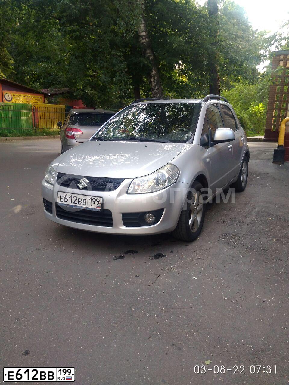 Фото автомобиля SUZUKI SX 4, 2007 — госномер Е612ВВ199. Цвет: Серебристый