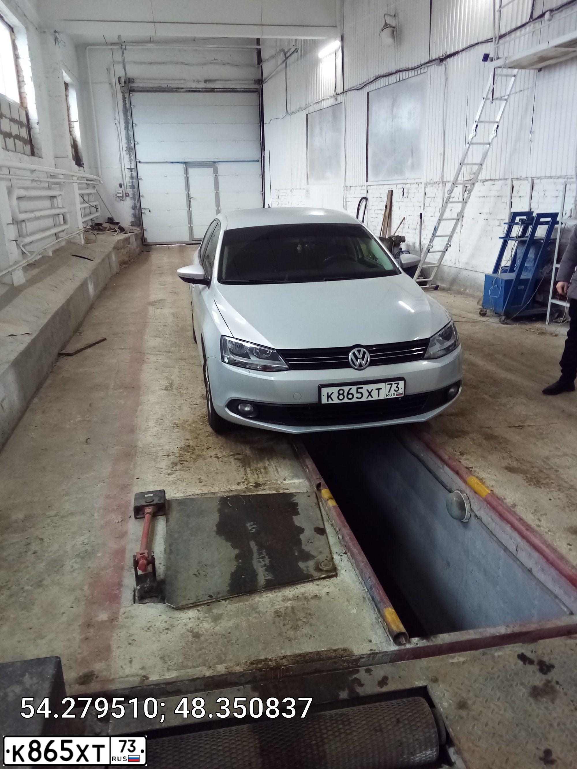 Фото автомобиля VOLKSWAGEN JETTA, 2012 — госномер К865ХТ73. Цвет: СЕРЕБРИСТЫЙ