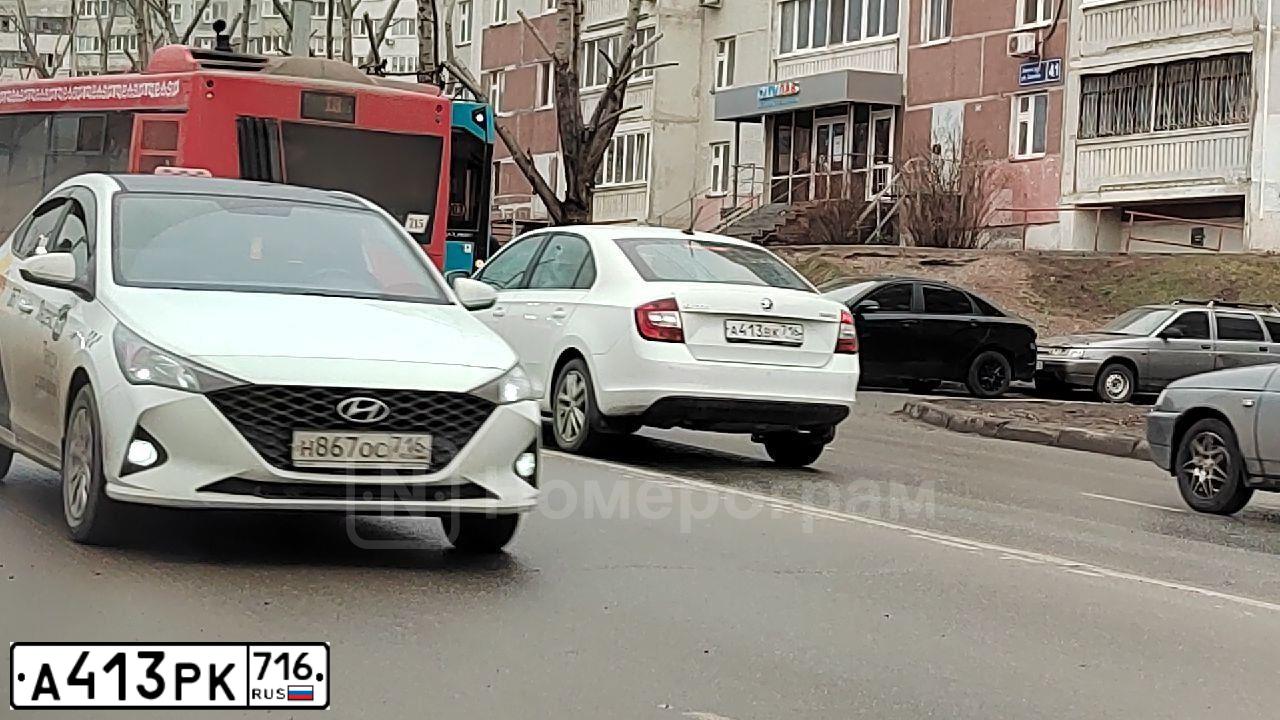 Фото автомобиля RENAULT FLUENCE, 2014 — госномер А413РК716. Цвет: СВЕТЛО СЕРЫЙ