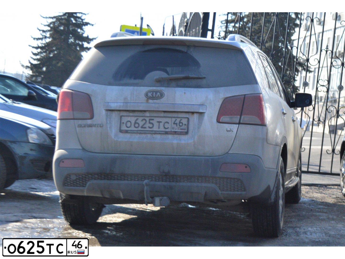 Фото автомобиля KIA SORENTO, 2010 — госномер О625ТС46. Цвет: СЕРЫЙ