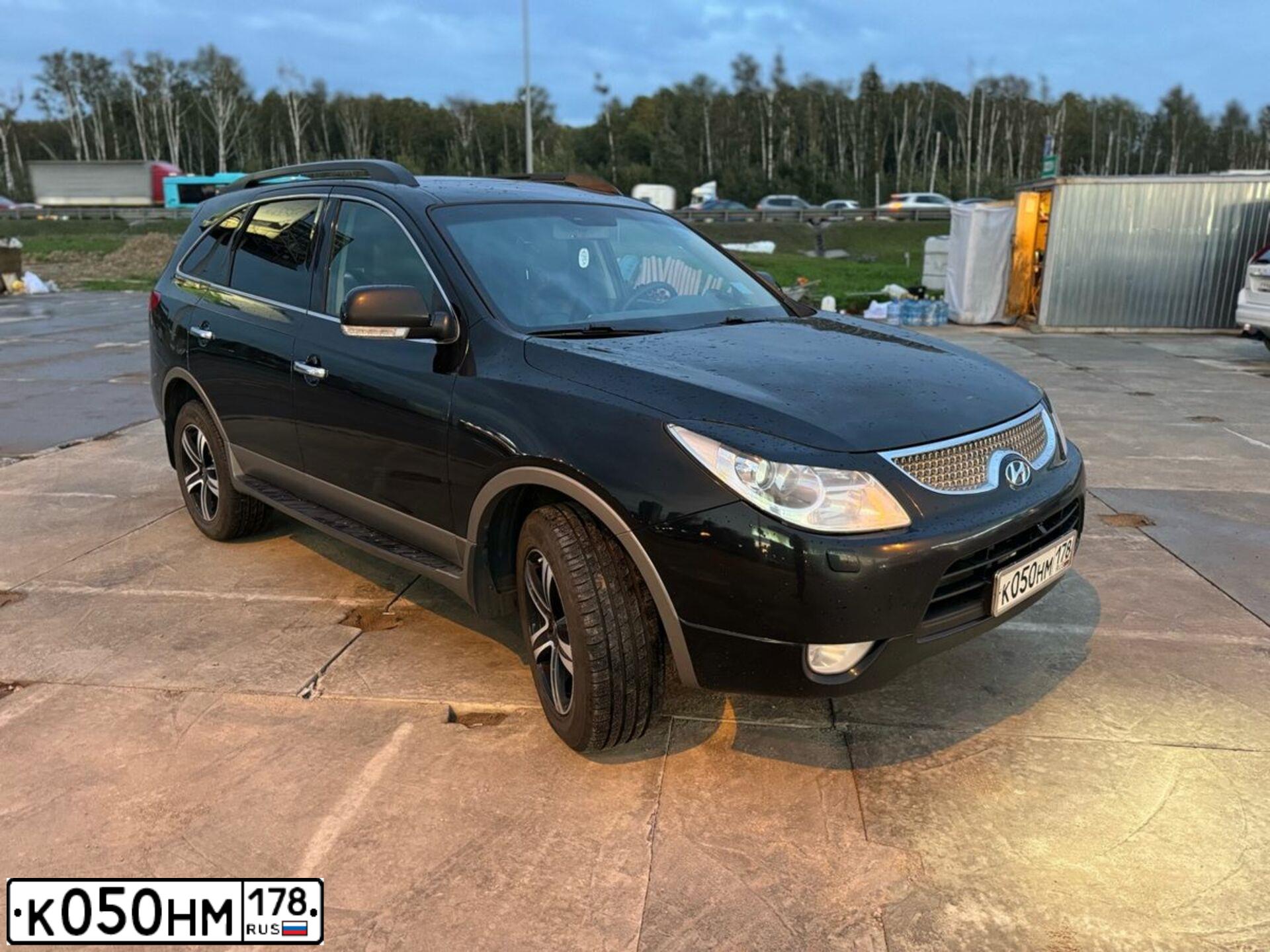 Фото автомобиля HYUNDAI IX55, 2011 — госномер С381ЕО323. Цвет: ЧЕРНЫЙ