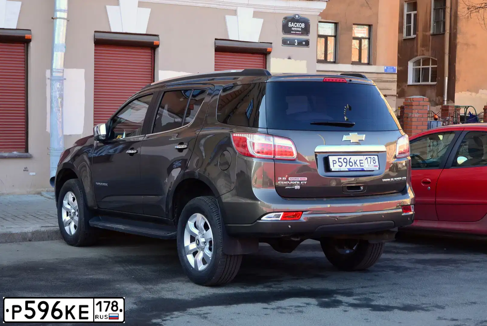 Фото автомобиля CHEVROLET TRAILBLAZER, 2013 — госномер А293СА69. Цвет: КОРИЧНЕВЫЙ МЕТАЛИК