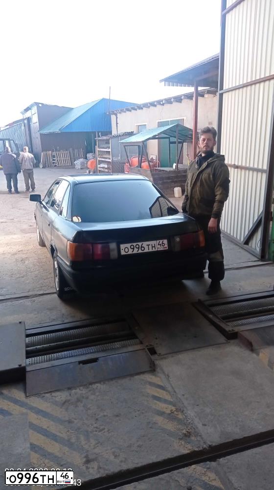 Фото автомобиля AUDI 80, 1988 — госномер У833КВ48. Цвет: ЧЕРНЫЙ