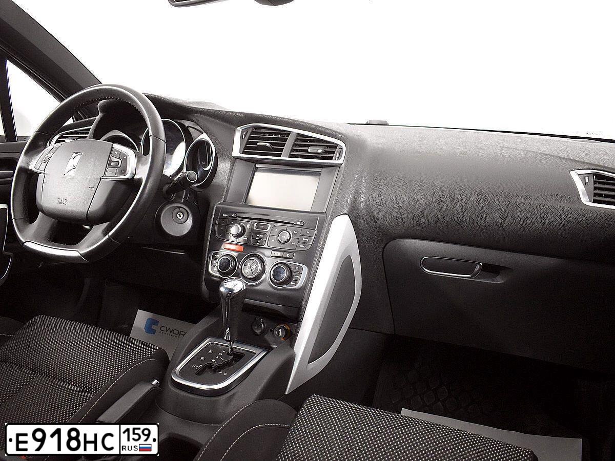 Фото автомобиля CITROEN DS4, 2014 — госномер М417УК69. Цвет: Белый