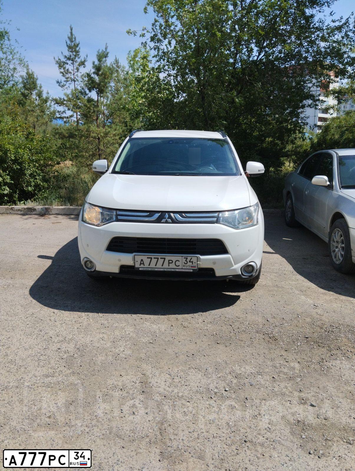 Фото автомобиля MITSUBISHI OUTLANDER, 2013 — госномер А777РС34. Цвет: БЕЛЫЙ