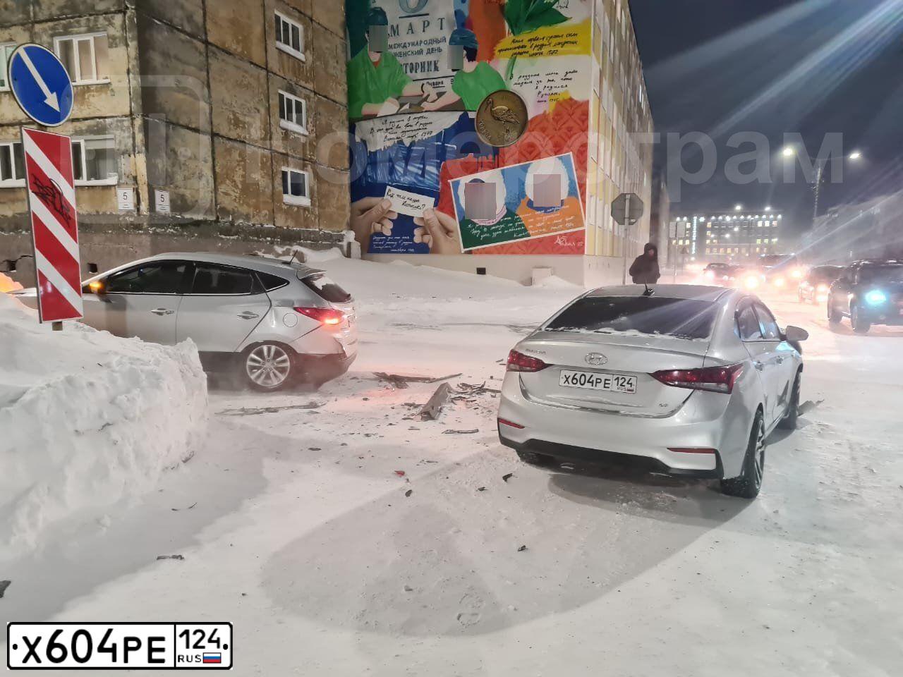 Фото автомобиля HYUNDAI SOLARIS, 2017 — госномер Р500ОО124. Цвет: Серебристый