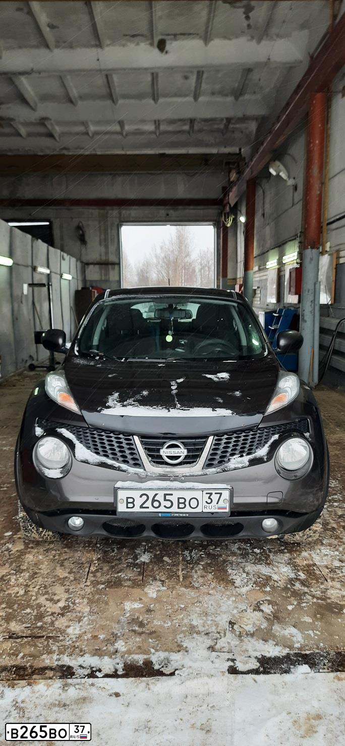 Фото автомобиля NISSAN JUKE, 2012 — госномер В265ВО37. Цвет: ТЕМНО КОРИЧНЕВЫЙ