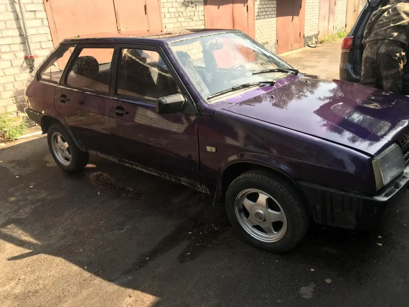Фото автомобиля LADA 2109 SAMARA, 2002 — госномер У598ВО44. Цвет: ФИОЛЕТОВЫЙ ТЕМНЫЙ