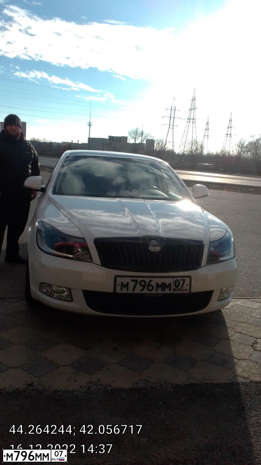 Фото автомобиля TOYOTA CAMRY, 2015 — госномер М796ММ07. Цвет: ЧЕРНЫЙ МЕТАЛЛИК