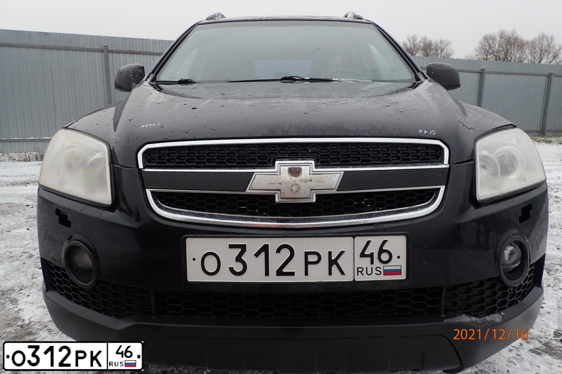 Фото автомобиля CHEVROLET CAPTIVA, 2008 — госномер К615ВУ178. Цвет: ЧЕРНЫЙ