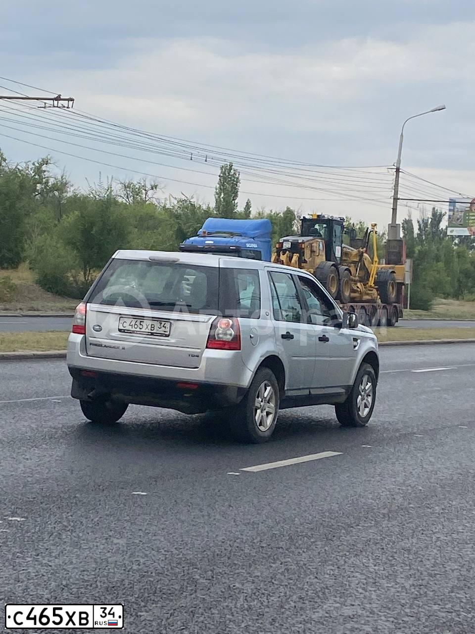 Фото автомобиля LANDROVER FREELANDER, 2012 — госномер С465ХВ34. Цвет: Серебристый