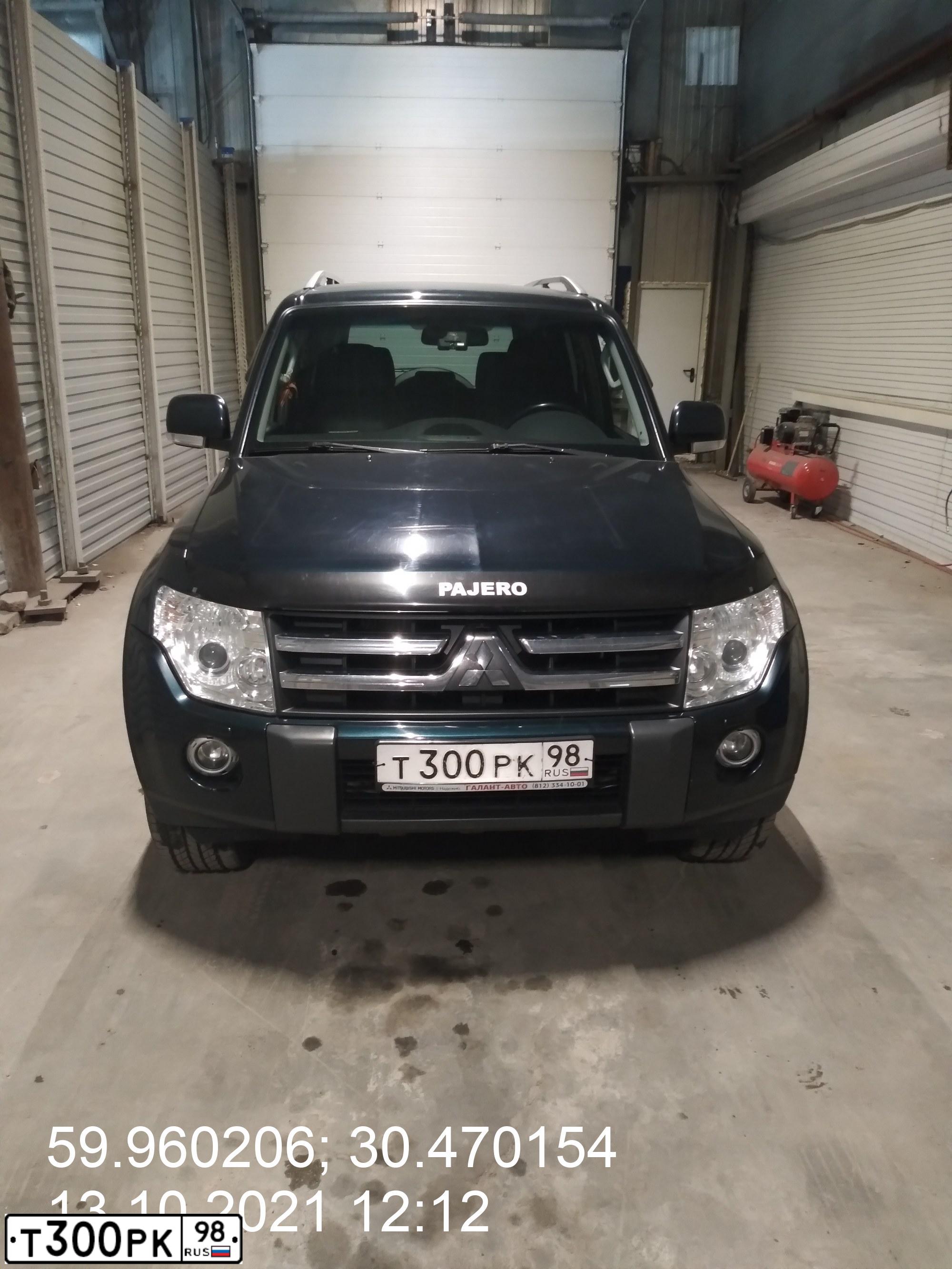 Фото автомобиля MITSUBISHI PAJERO, 2008 — госномер У024ЕО977