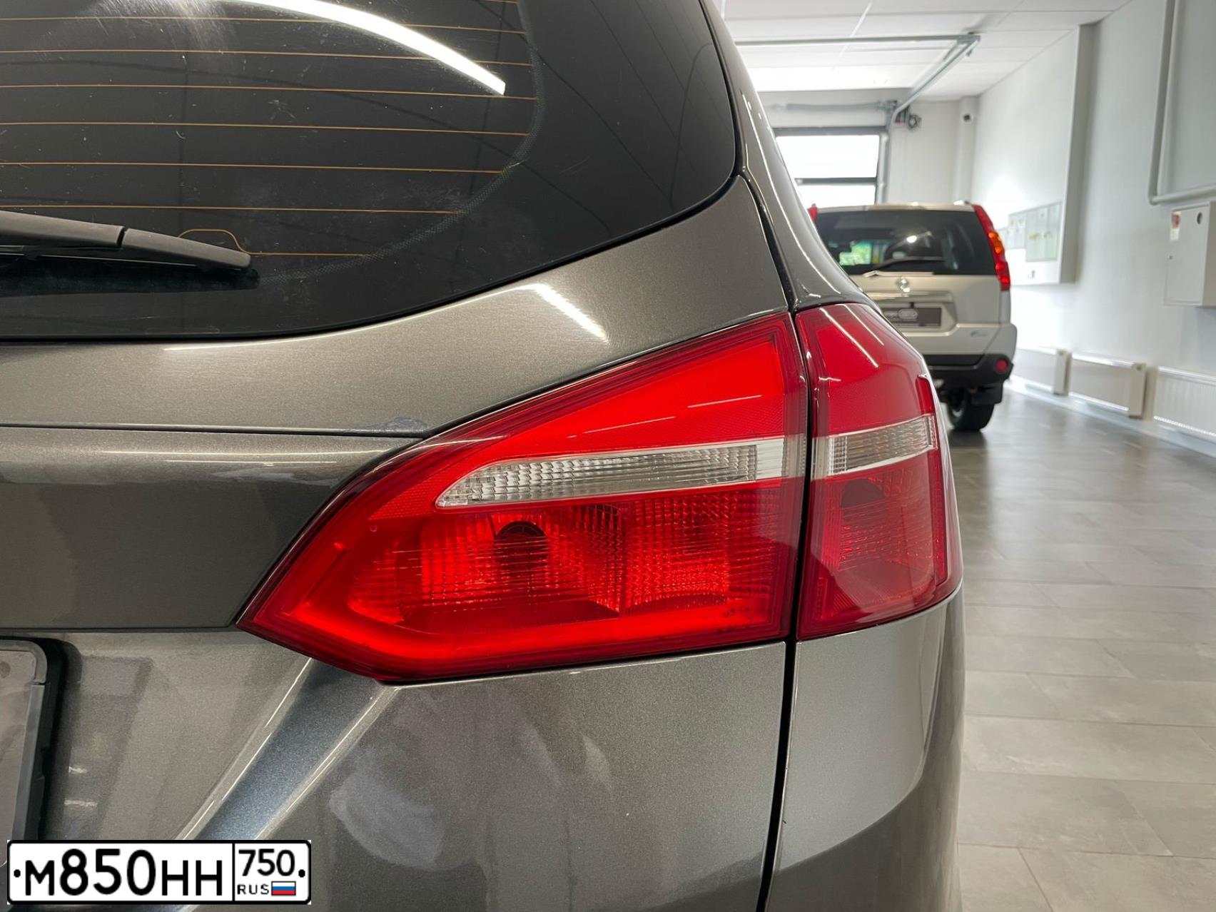 Фото автомобиля FORD FOCUS, 2017 — госномер Е502УТ08. Цвет: Серый