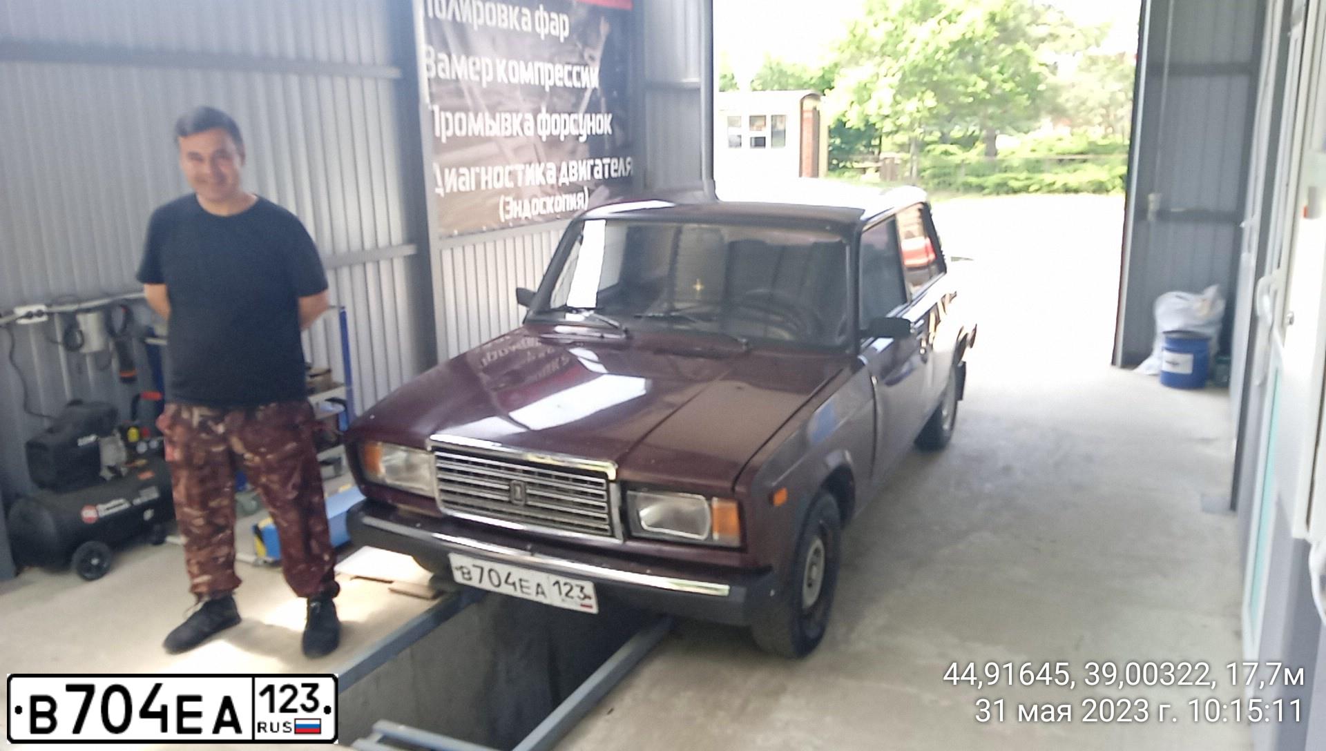Фото автомобиля LADA 2107, 2006 — госномер Т115УА193. Цвет: Красный
