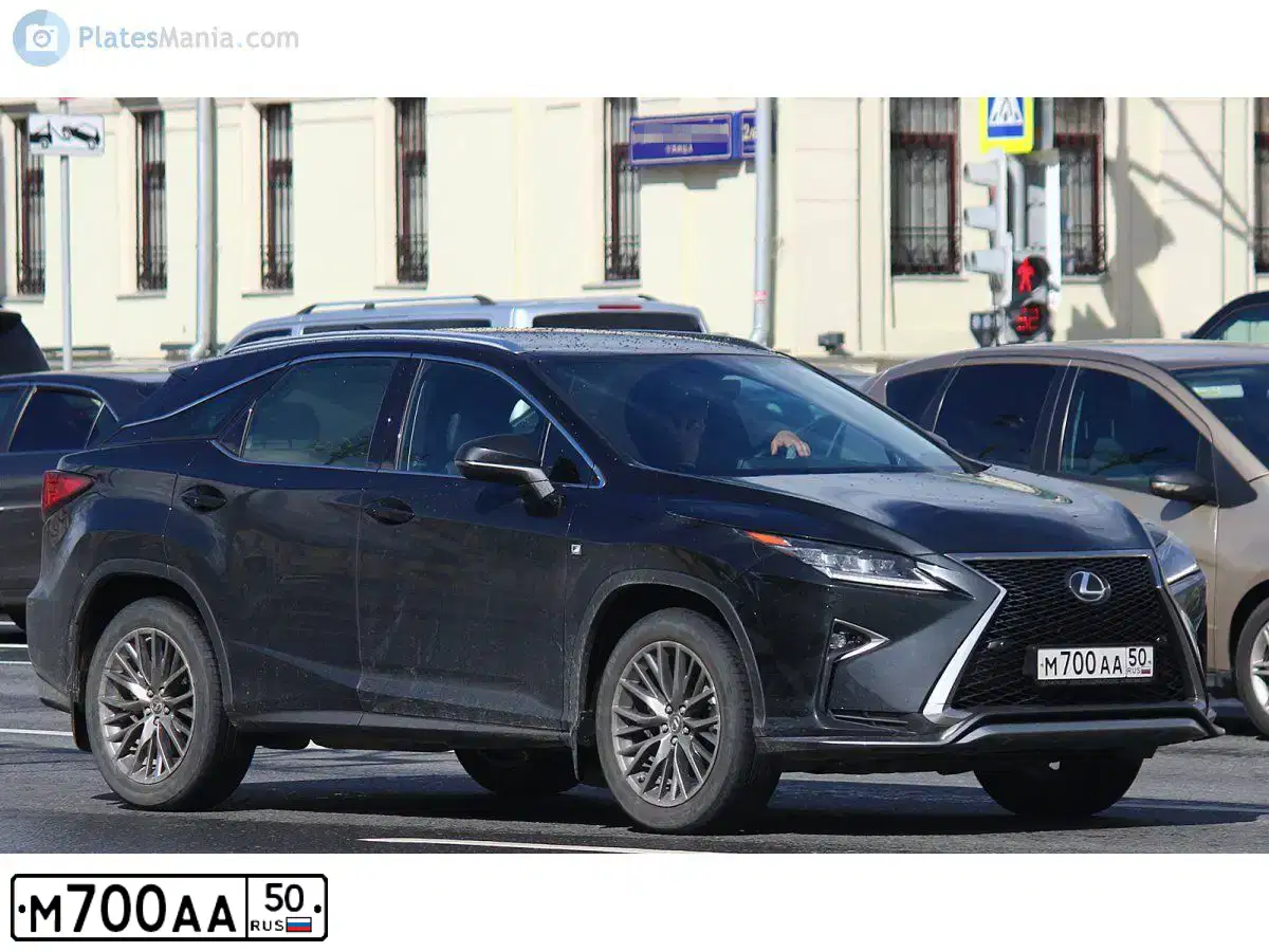 Фото автомобиля NISSAN X-TRAIL, 2017 — госномер Е066СВ790. Цвет: ЧЕРНЫЙ