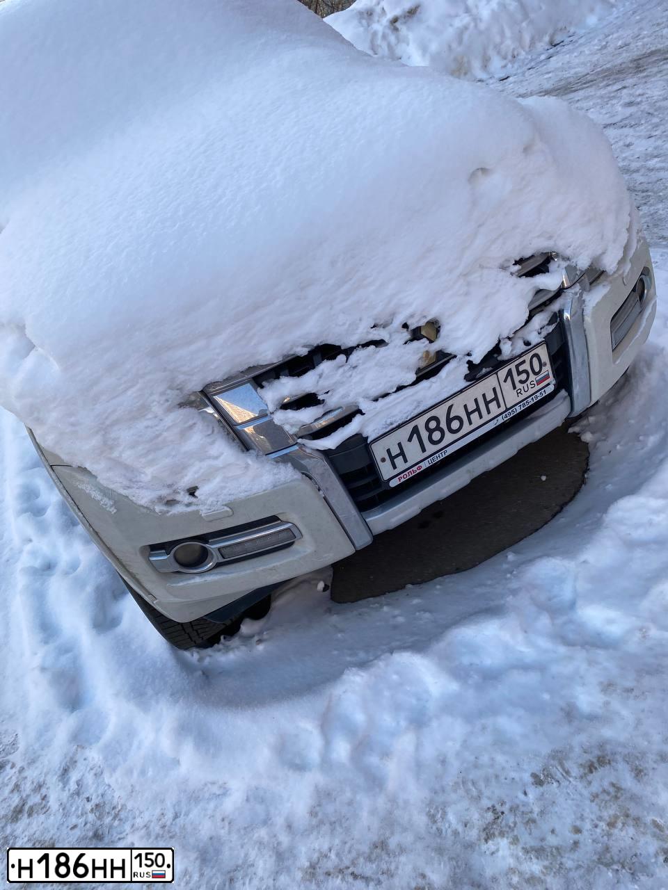 Фото автомобиля PORSCHE CAYENNE, 2003 — госномер Н186НН150. Цвет: СЕРЕБРИСТЫЙ