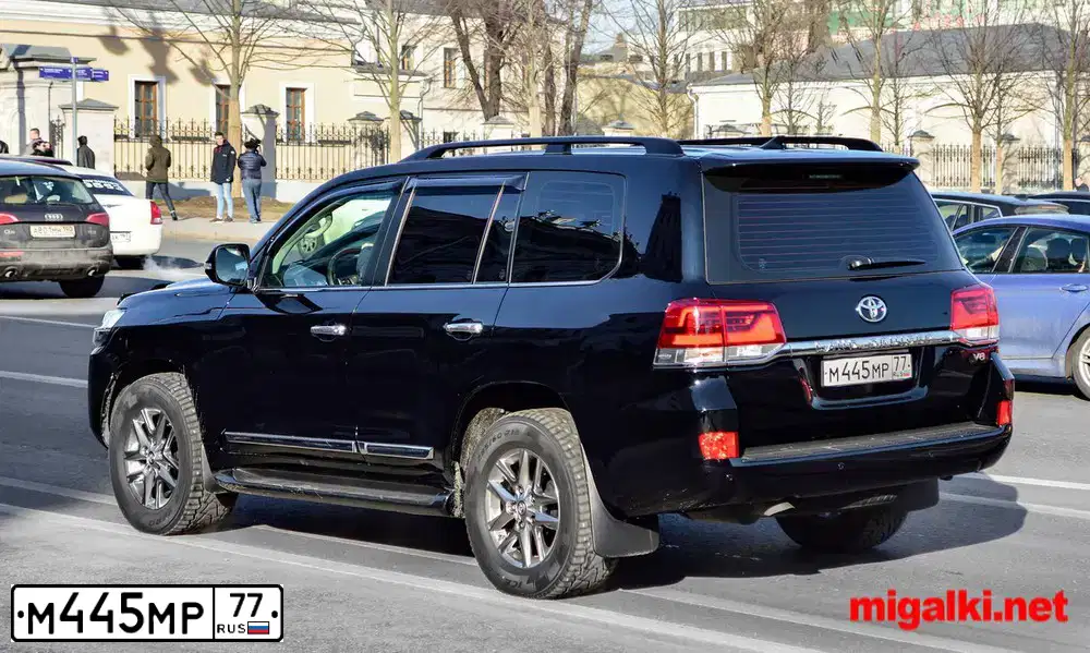 Фото автомобиля MERCEDES S-KLASSE, 1999 — госномер М445МР77. Цвет: Темно-синий