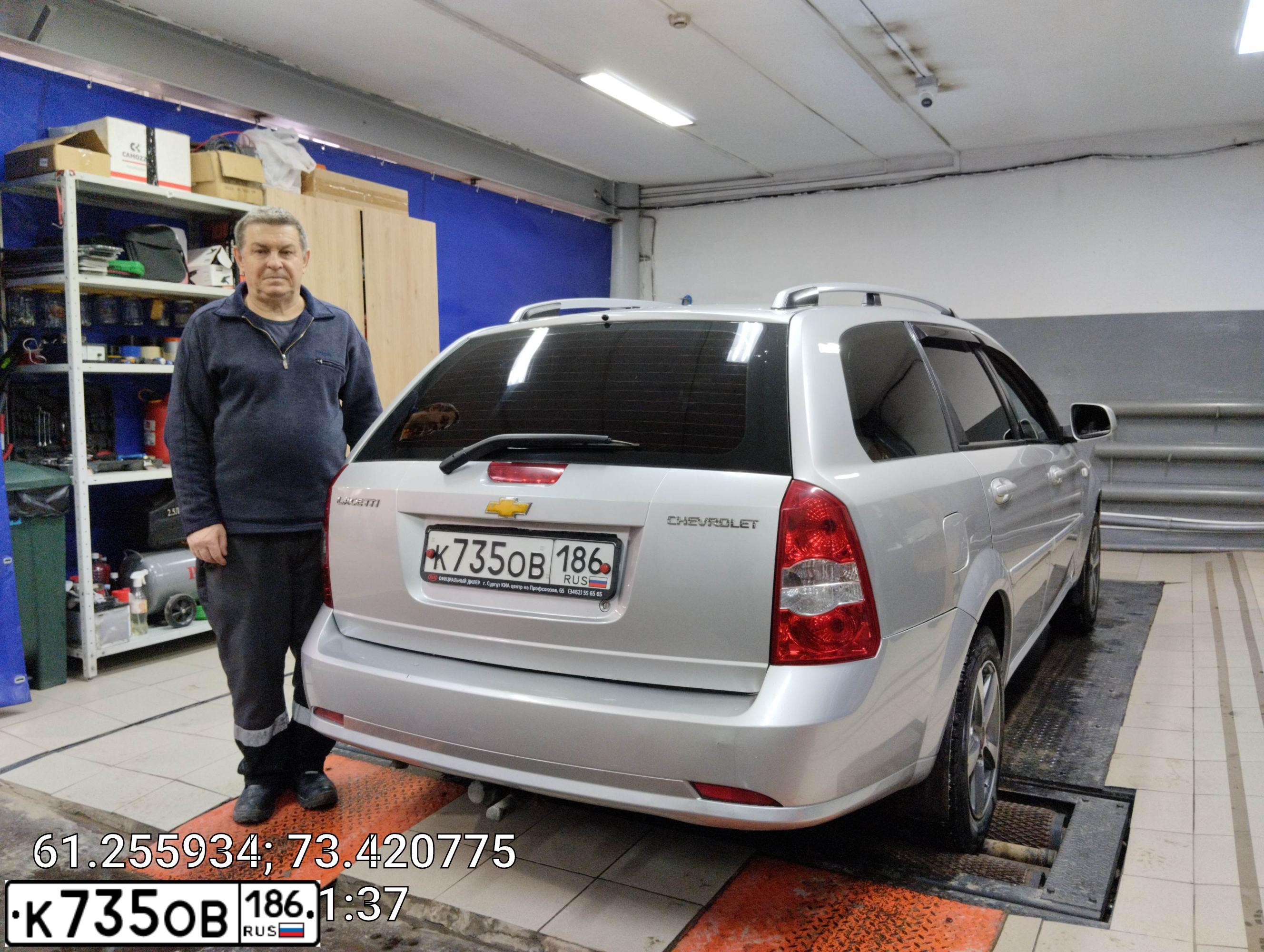 Фото автомобиля CHEVROLET LACETTI, 2012 — госномер К735ОВ186. Цвет: Серебристый