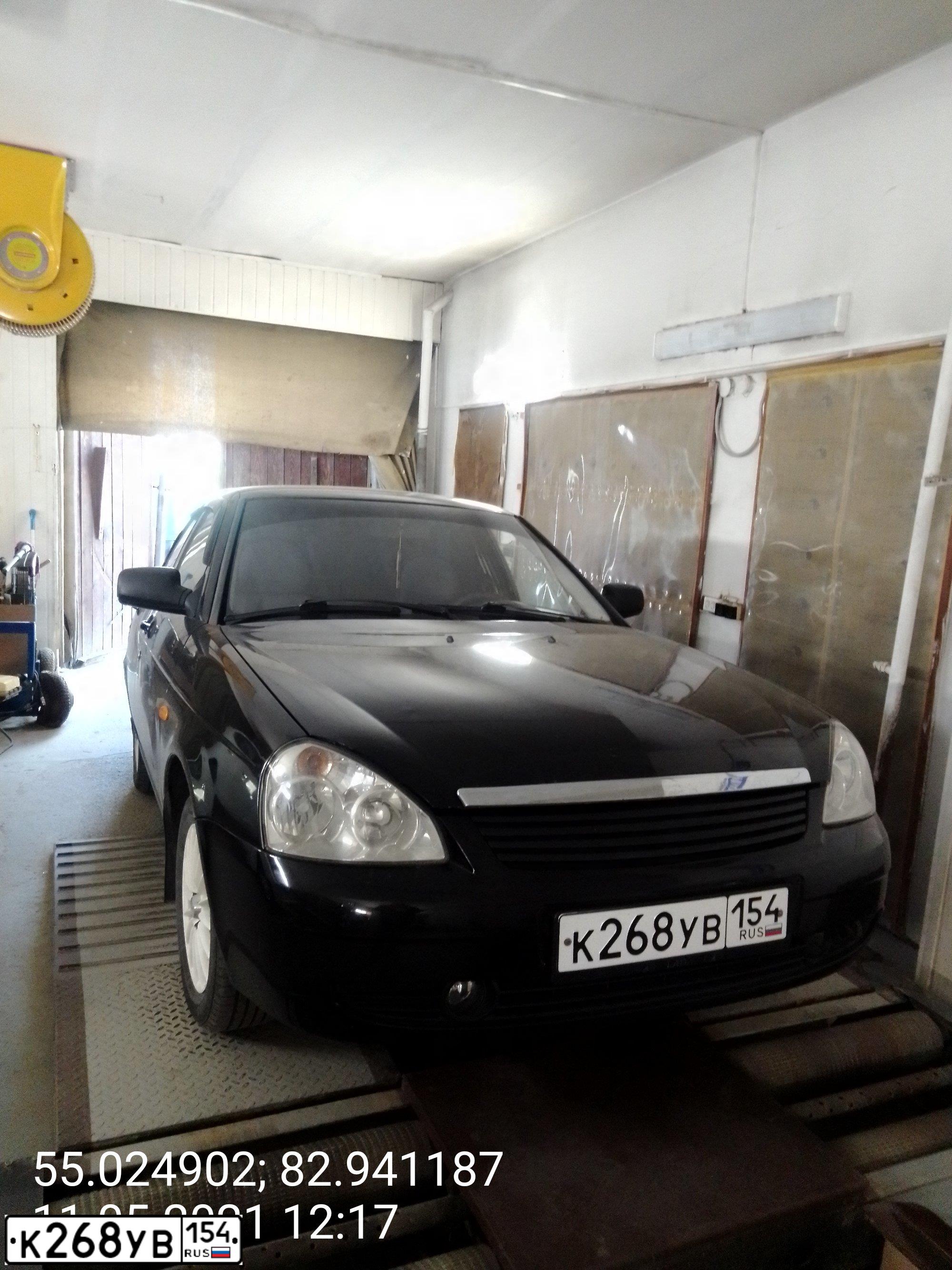 Фото автомобиля LADA 2172 PRIORA, 2009 — госномер К268УВ154. Цвет: Сине-Черный