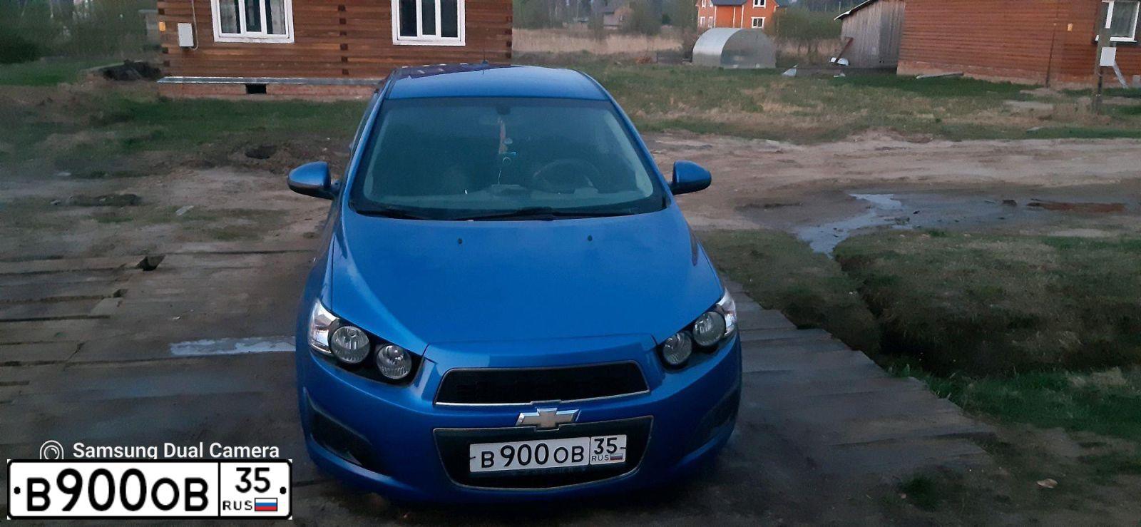 Фото автомобиля CHEVROLET AVEO, 2012 — госномер М210УК35. Цвет: синий