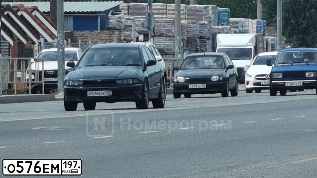 Фото автомобиля LADA 2107, 2010 — госномер О576ЕМ197. Цвет: СЕРЫЙ