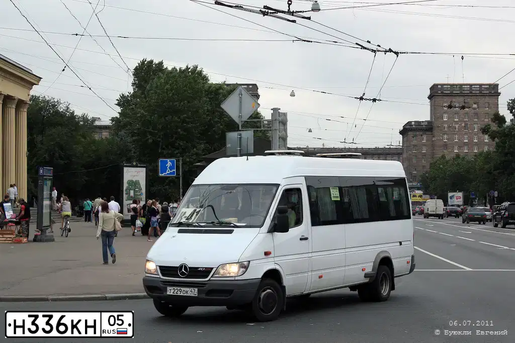 Фото автомобиля MERCEDES-BENZ SPRINTER, 2003 — госномер А910КМ105. Цвет: Белый