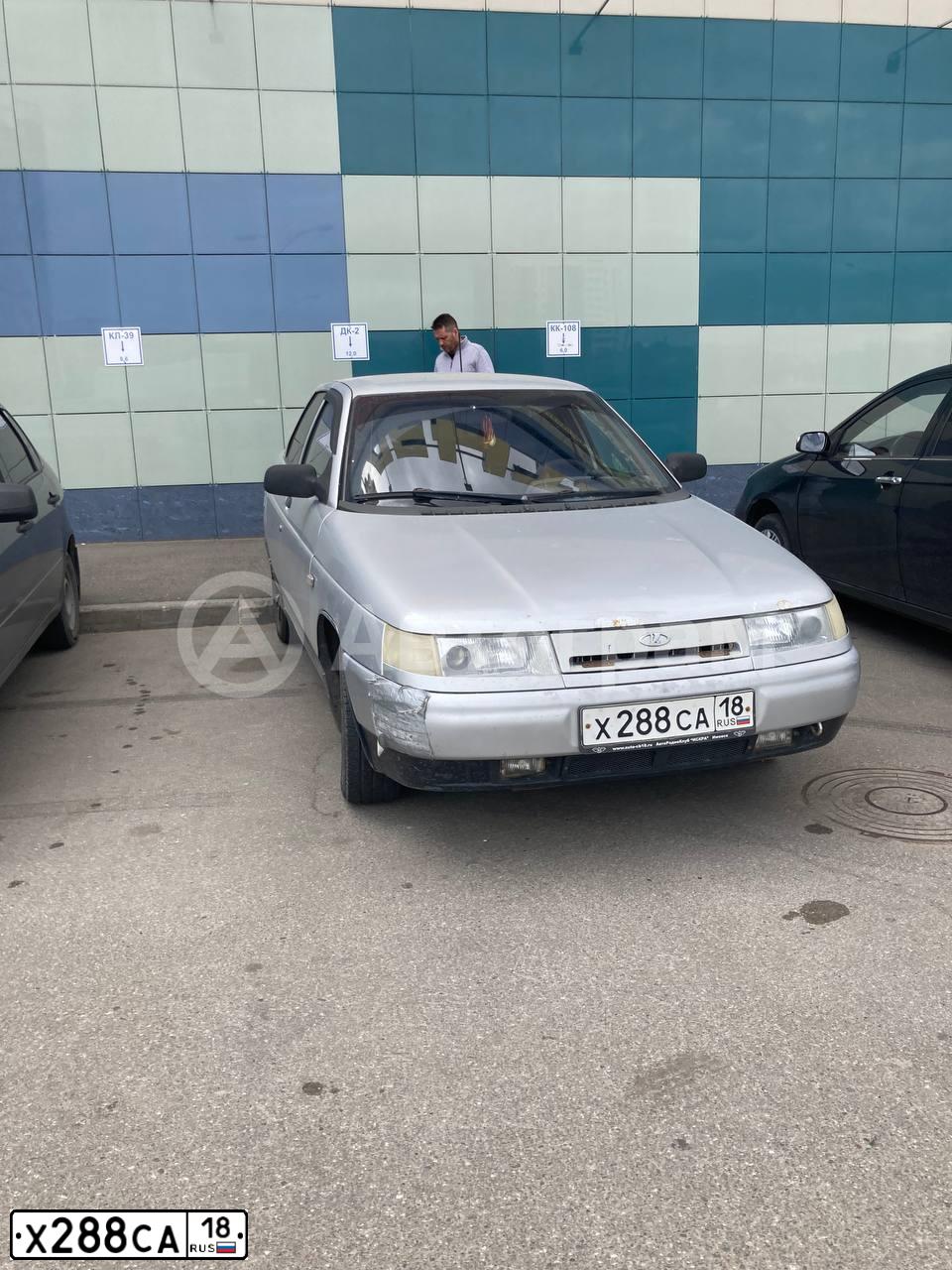 Фото автомобиля LADA 2110, 2002 — госномер Х288СА18. Цвет: СВЕТЛ.-СЕРЕБР.МЕТ.