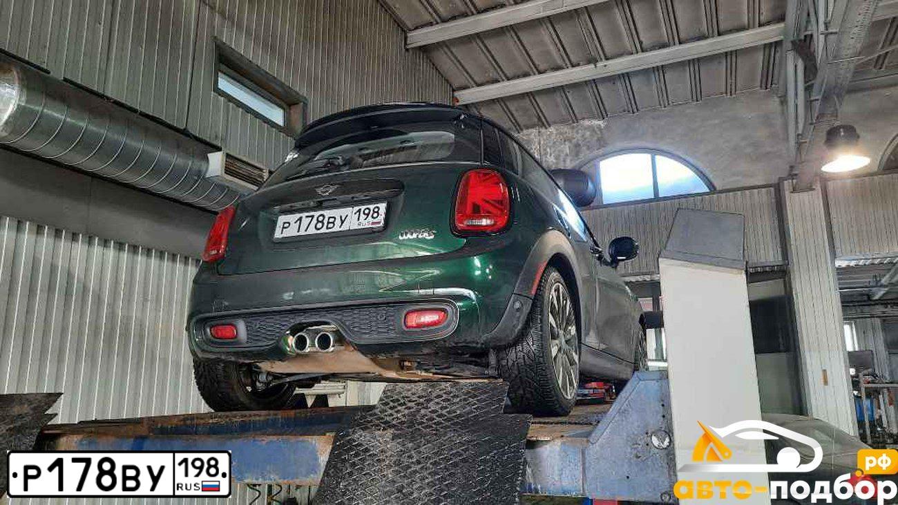 Фото автомобиля MINI COOPER S, 2018 — госномер Р178ВУ198. Цвет: Темно-зеленый