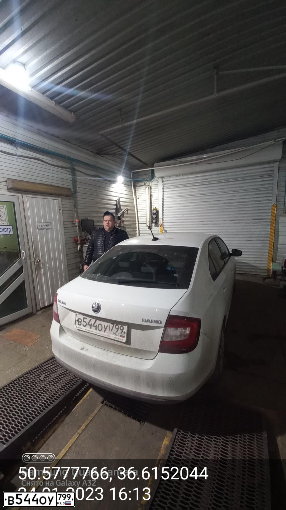 Фото автомобиля SKODA A RAPID, 2019 — госномер В544ОУ799. Цвет: Белый