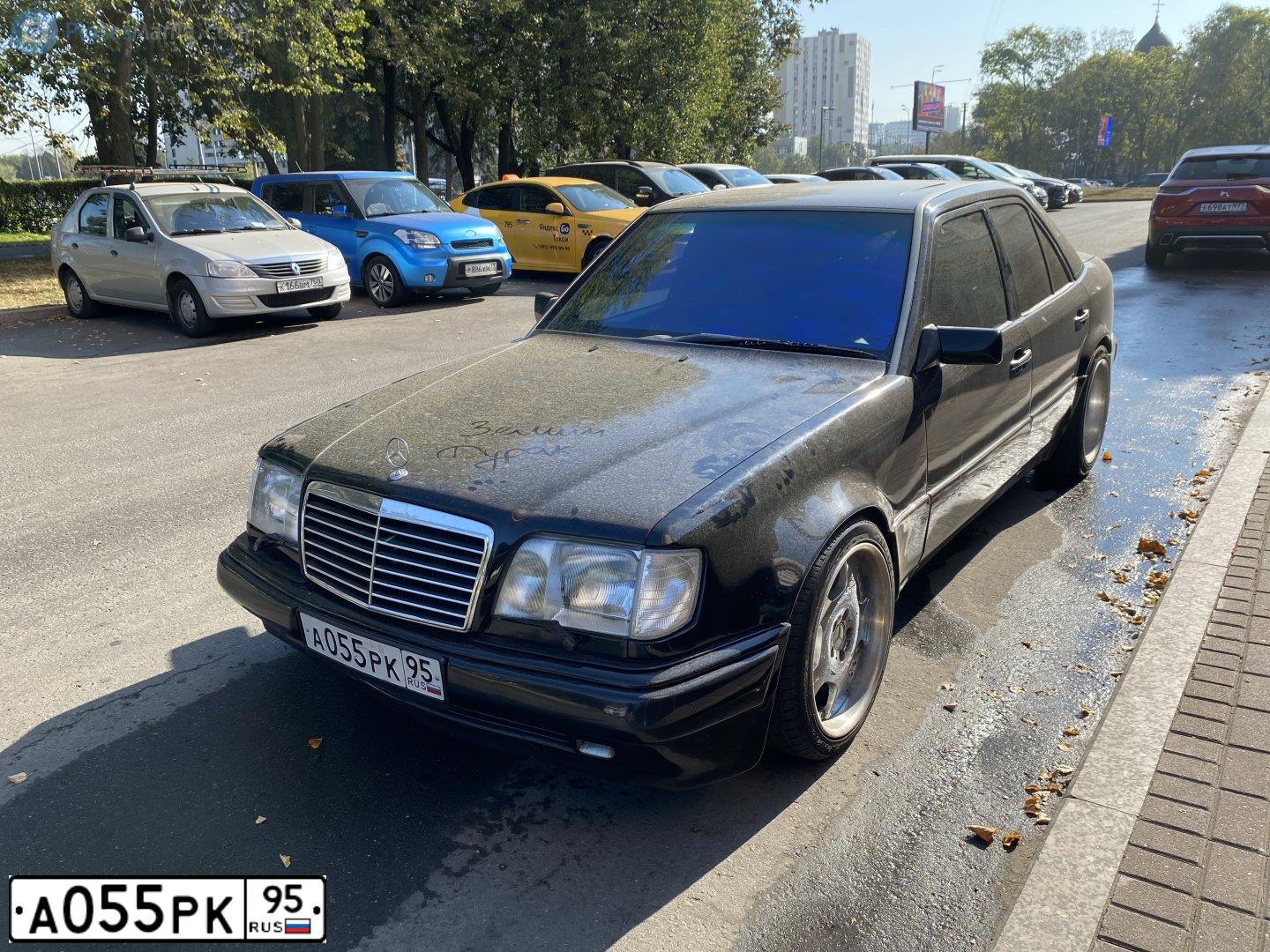 Фото автомобиля MERCEDES E-KLASSE, 1993 — госномер А055РК95. Цвет: ЧЕРНЫЙ
