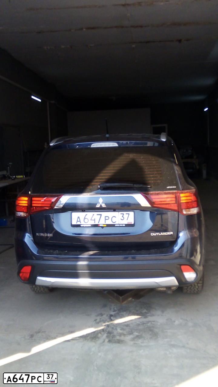 Фото автомобиля MITSUBISHI OUTLANDER, 2016 — госномер Н755НР76. Цвет: синий