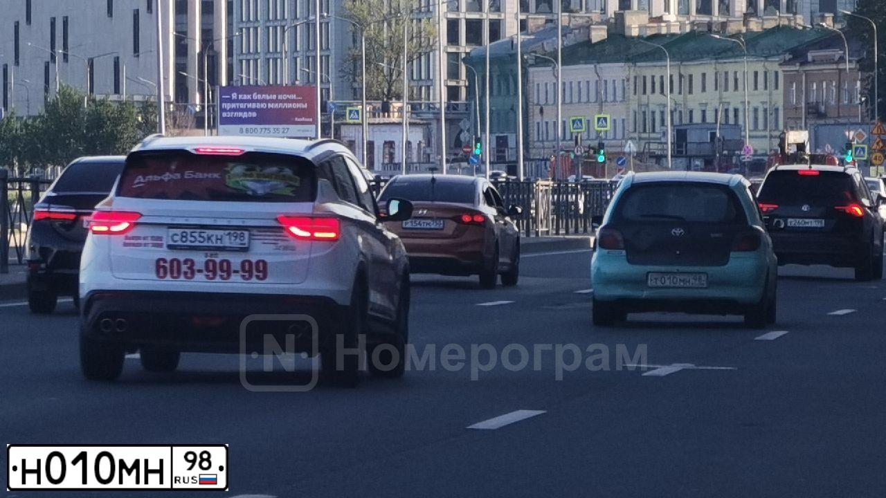 Фото автомобиля INFINITI QX70 /FX/, 2004 — госномер Н010МН98. Цвет: ЧЕРНЫЙ
