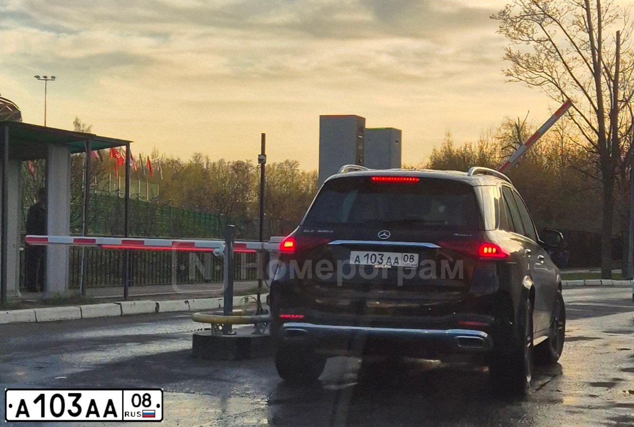 Фото автомобиля TOYOTA RAV4, 2016 — госномер А103АА08. Цвет: БЕЛЫЙ ПЕРЛАМУТР