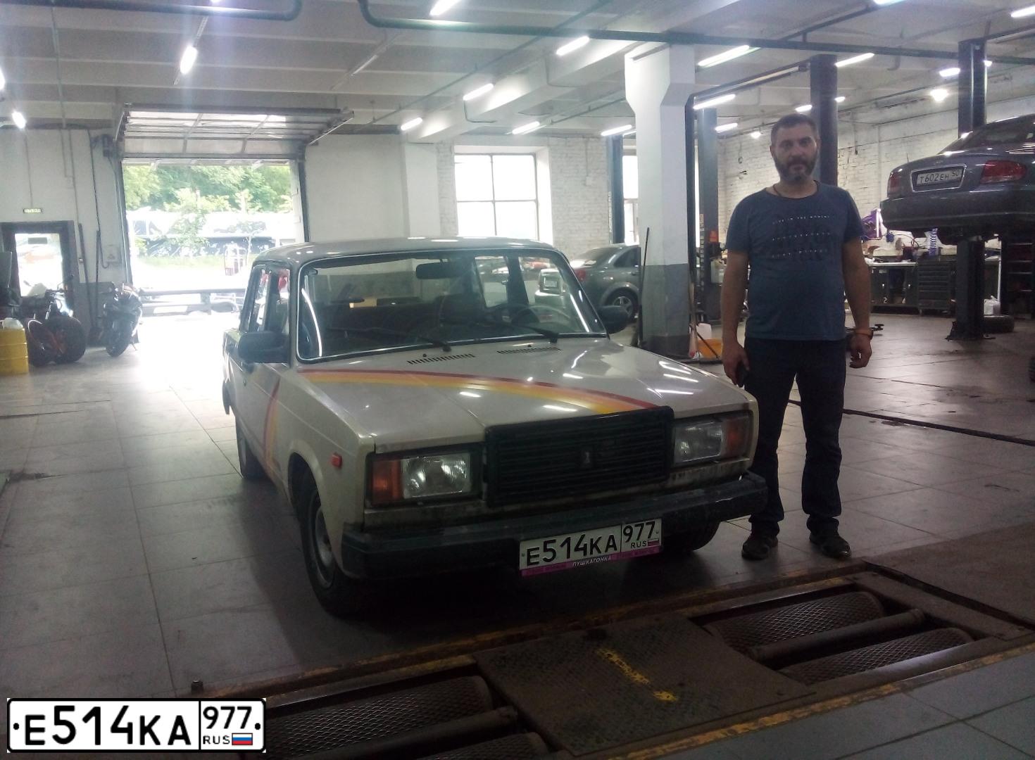 Фото автомобиля LADA 2107, 2007 — госномер О181ТТ797. Цвет: СЕРО-БЕЖЕВЫЙ