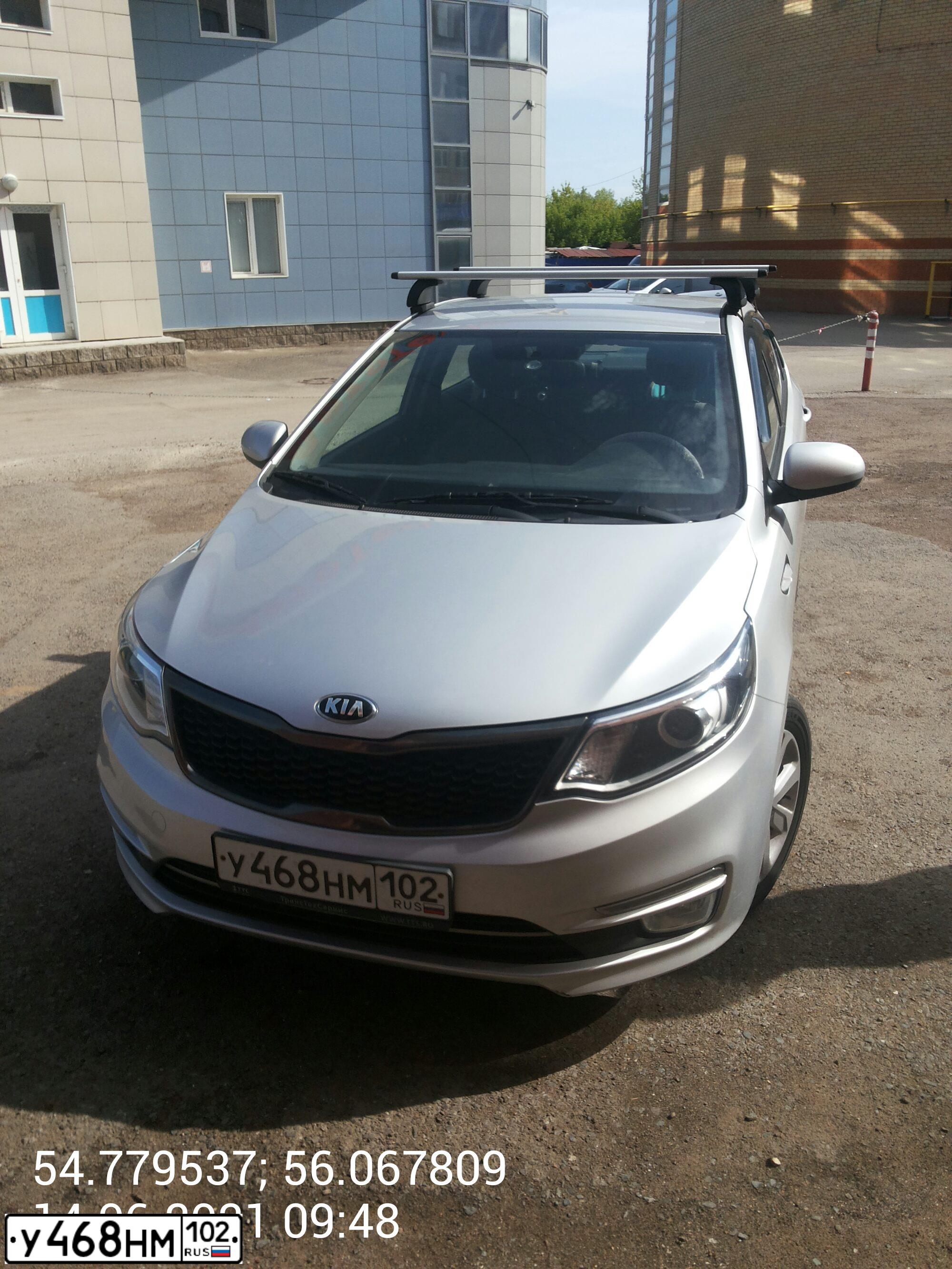 Фото автомобиля KIA RIO, 2017 — госномер У468НМ102. Цвет: СЕРЕБРИСТЫЙ