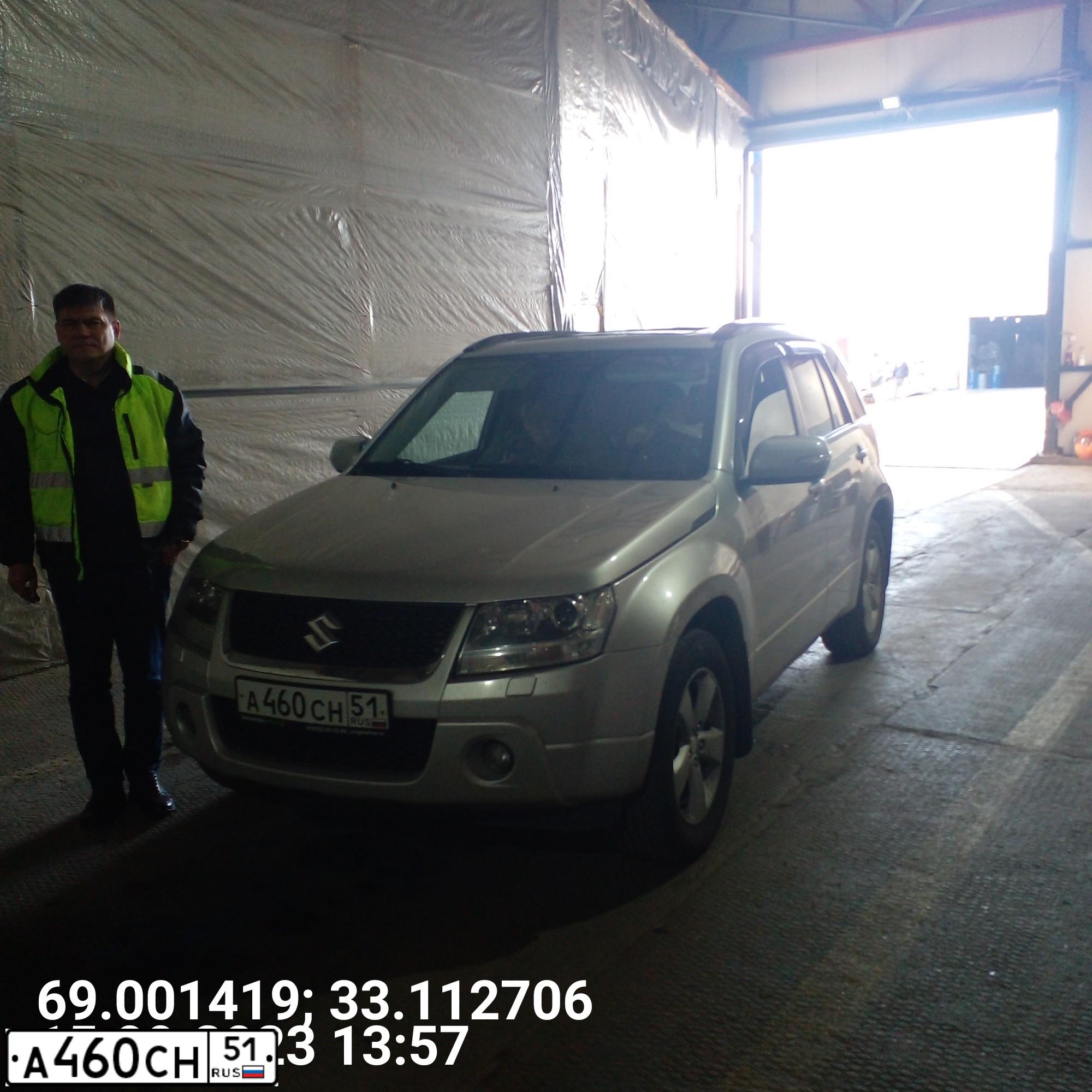 Фото автомобиля SUZUKI GRAND VITARA, 2008 — госномер В359ОТ51. Цвет: Серебристый