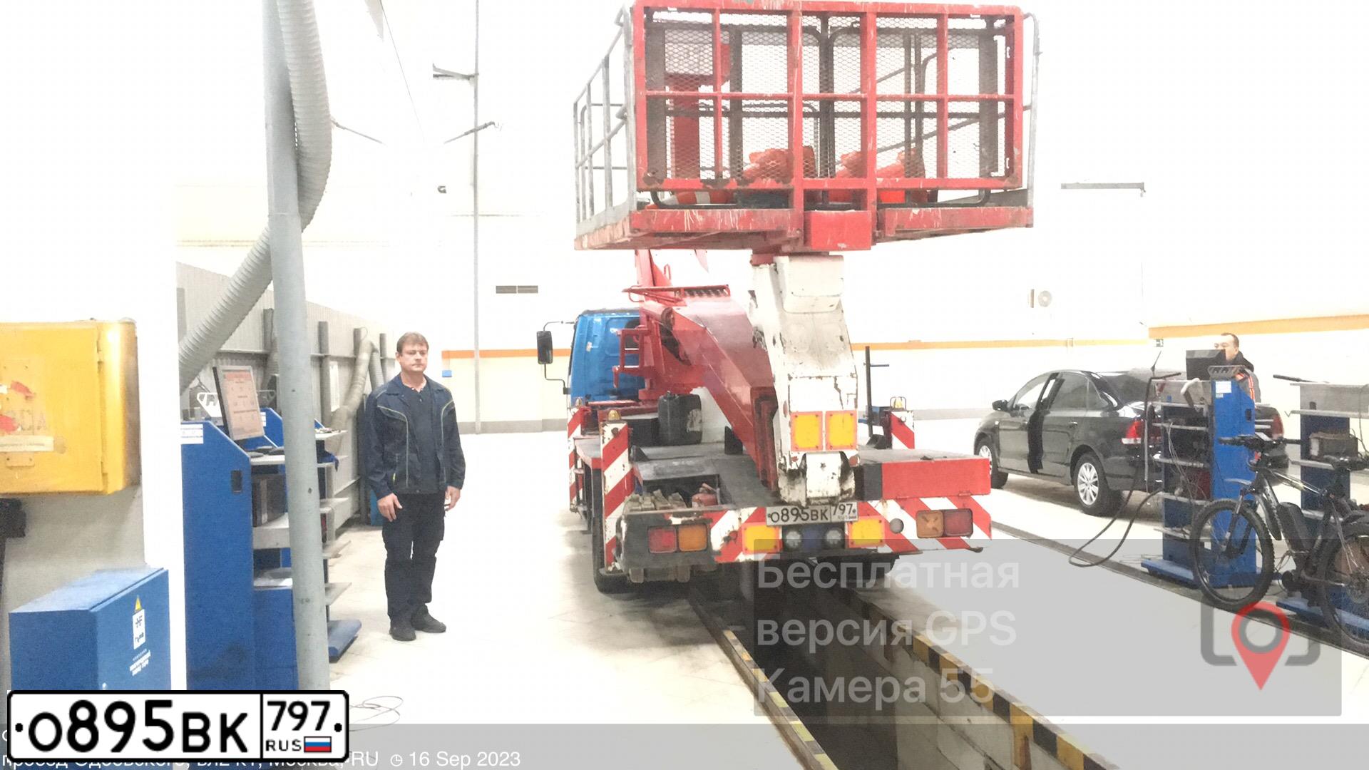 Фото автомобиля ISUZU NQR, 2009 — госномер Т012МТ43. Цвет: синий