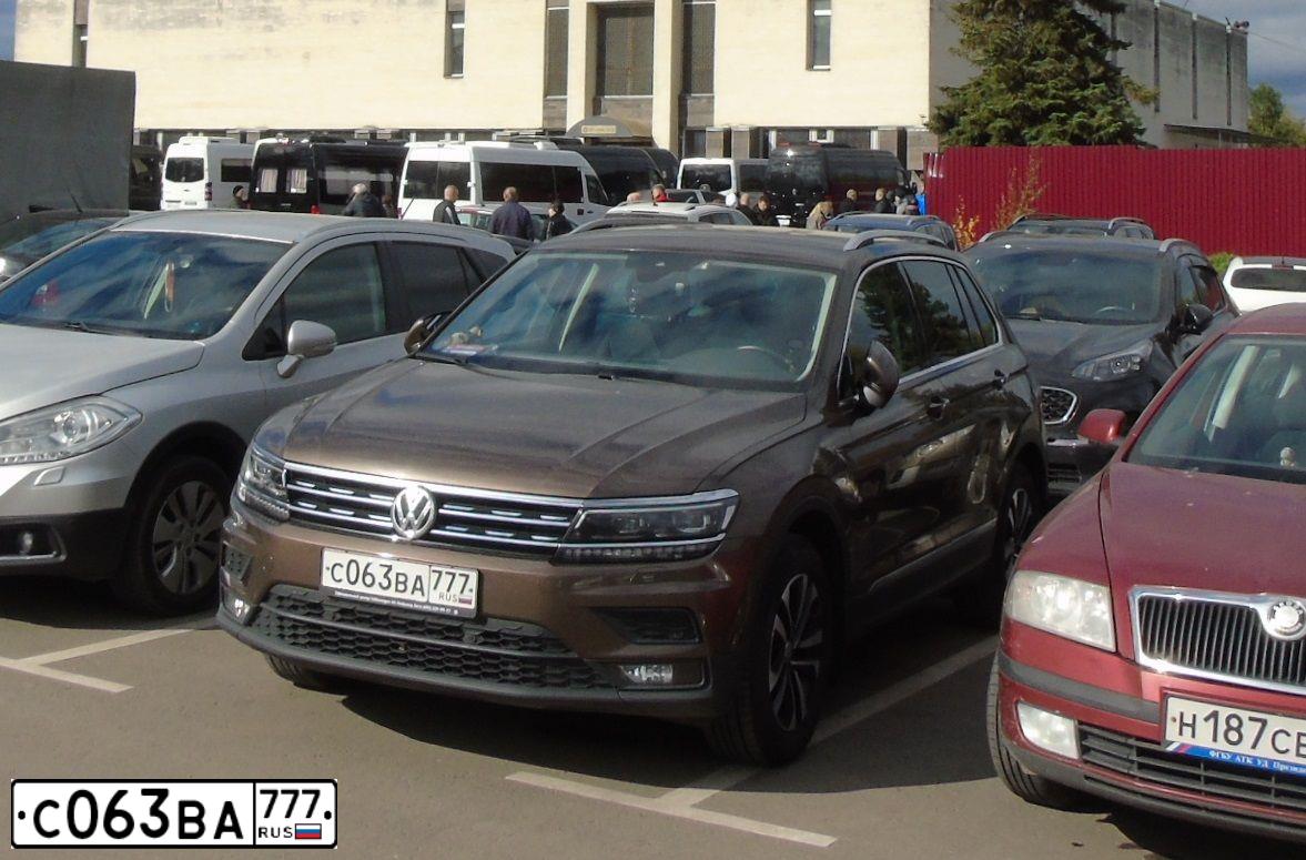 Фото автомобиля ФОЛЬКСВАГЕН ТАОС, 2022 — госномер С063ВА777. Цвет: ЧЕРНЫЙ