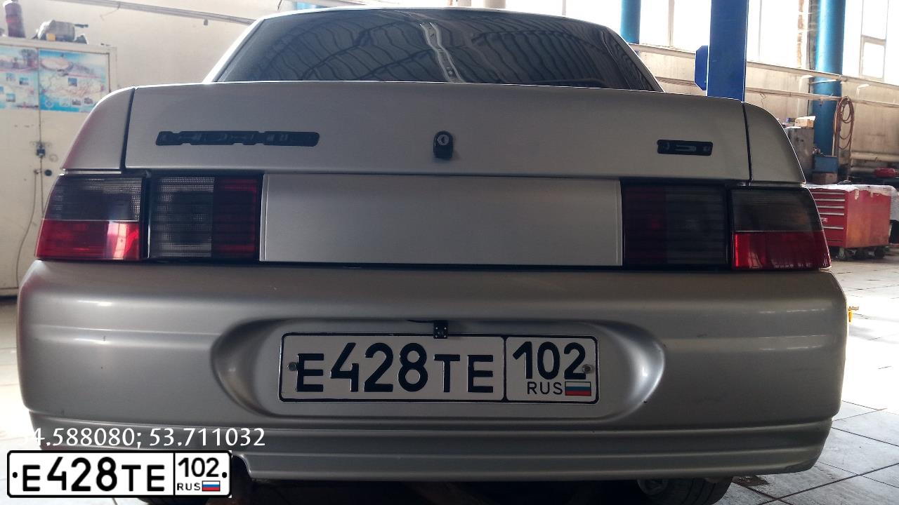 Фото автомобиля LADA 2110, 2004 — госномер Е428ТЕ102. Цвет: СВЕТЛО-СЕРЕБРИСТЫЙ МЕТАЛЛИК
