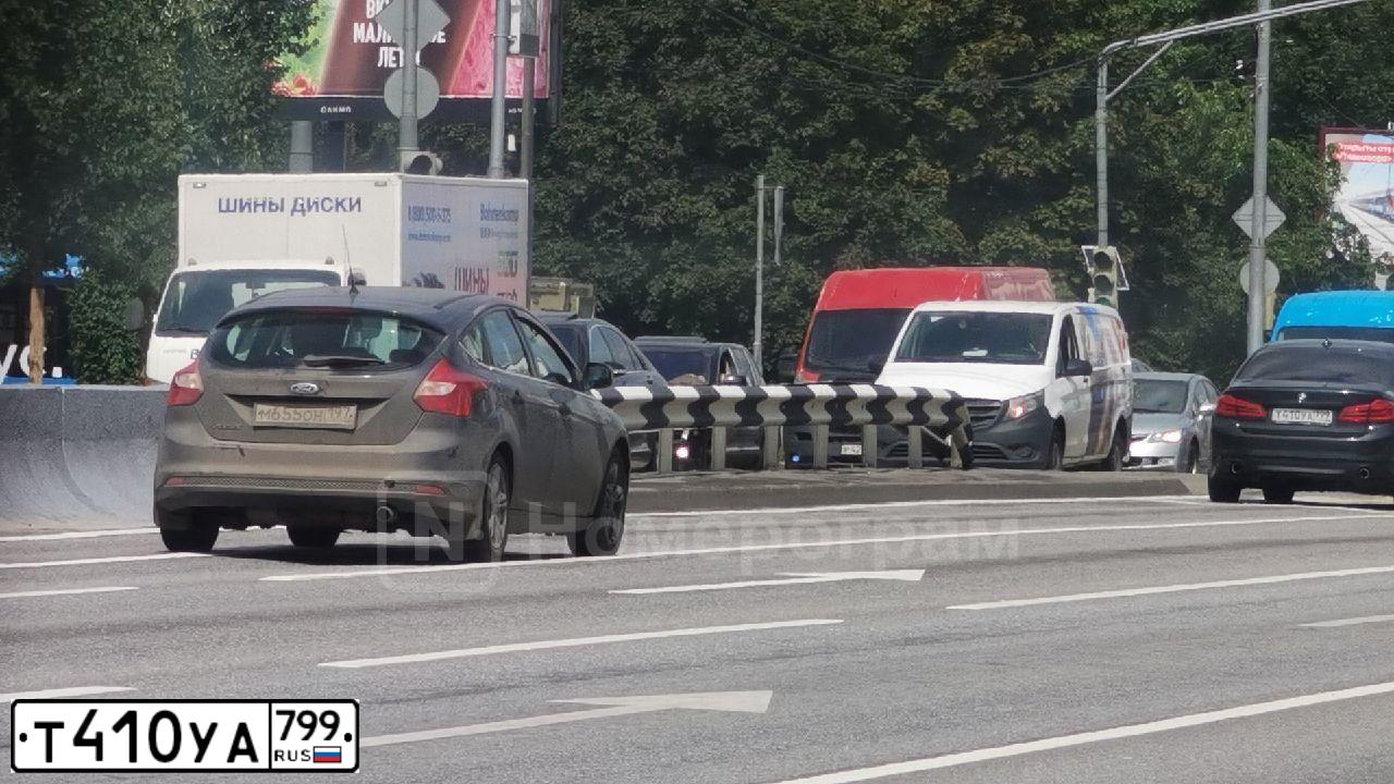 Фото автомобиля BMW W SERIE 5, 2019 — госномер Т410УА799. Цвет: ЧЕРНЫЙ