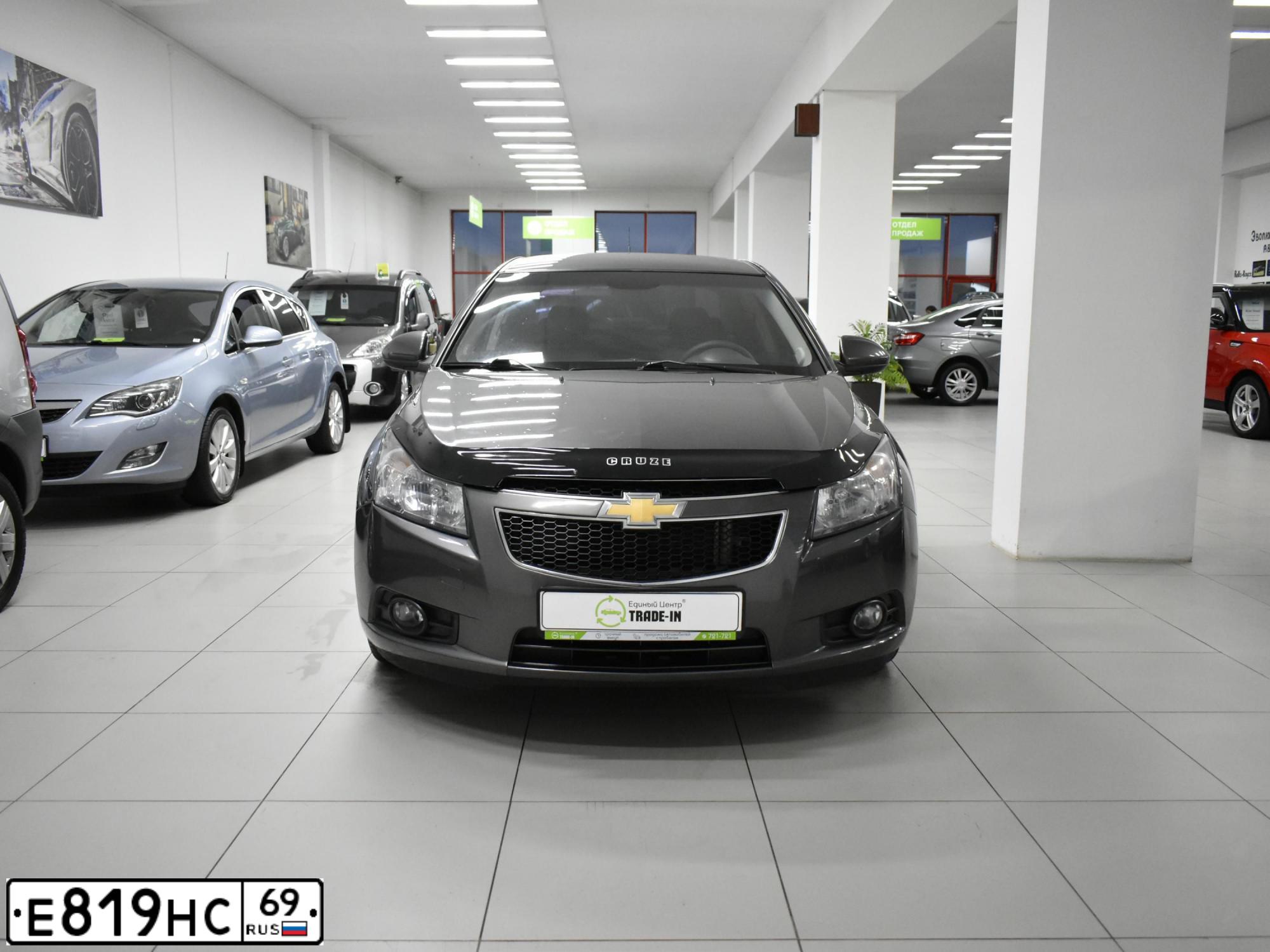 Фото автомобиля CHEVROLET CRUZE, 2010 — госномер Е819НС69. Цвет: СЕРЫЙ МЕТАЛЛИК