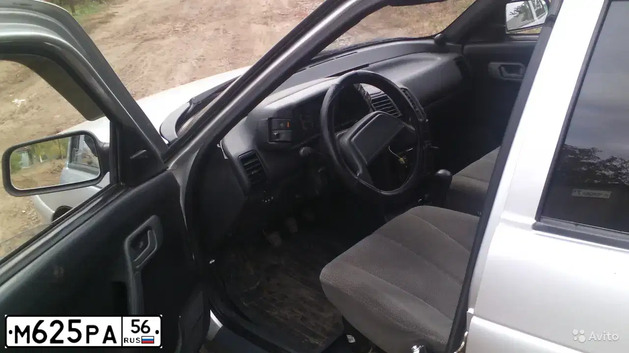 Фото автомобиля LADA 2110, 2001 — госномер Е619ВТ156. Цвет: СВЕТЛО-СЕРЕБРИСТЫЙ МЕТАЛИК