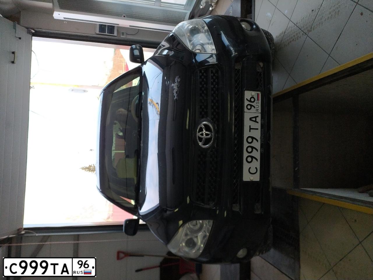 Фото автомобиля TOYOTA RAV4, 2008 — госномер С999ТА96. Цвет: ЧЕРНЫЙ