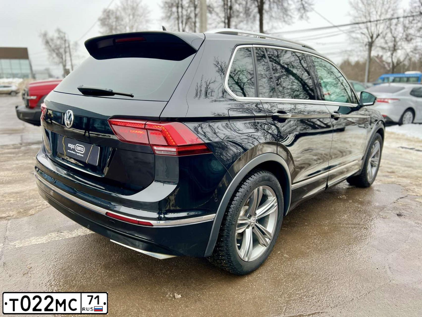Фото автомобиля VOLKSWAGEN TIGUAN, 2018 — госномер Т022МС71. Цвет: ЧЕРНЫЙ