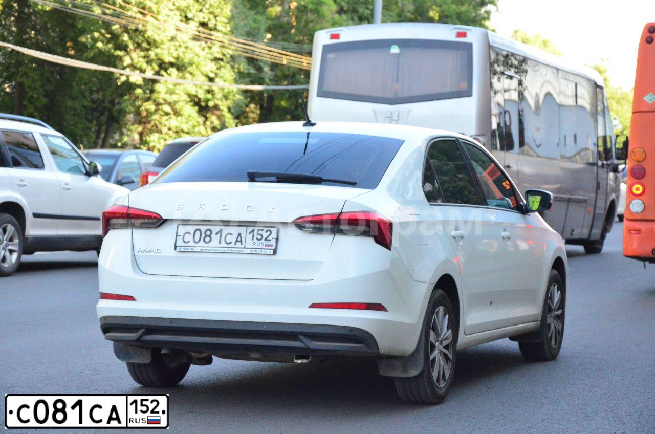 Фото автомобиля SKODA RAPID, 2020 — госномер С081СА152. Цвет: Белый