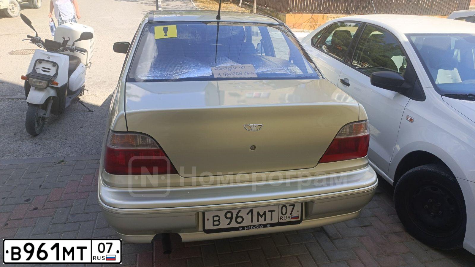 Фото автомобиля DAEWOO NEXIA, 2007 — госномер Р252НС126. Цвет: ЖЕЛТЫЙ (ПЕСОЧНЫЙ)